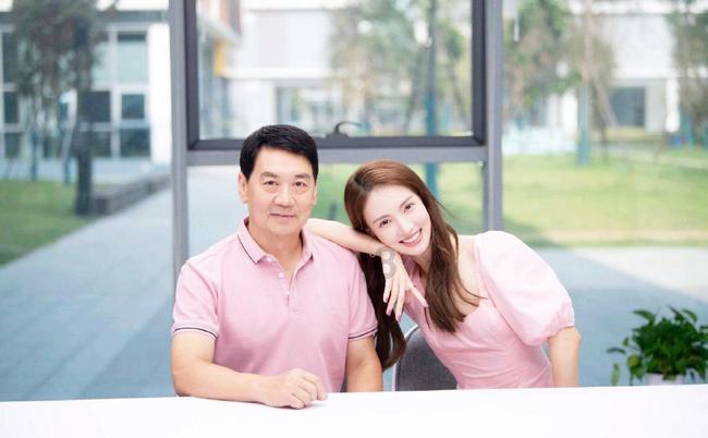 美女花2.9万元买只瓷碗，专家自信滴水鉴定说：我不敢估价！