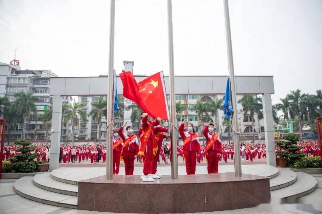 一个男生有女朋友 他和我说 不温不火 不悲不喜 是因为希望成为我最后的那面墙 是什么意思游戏画面